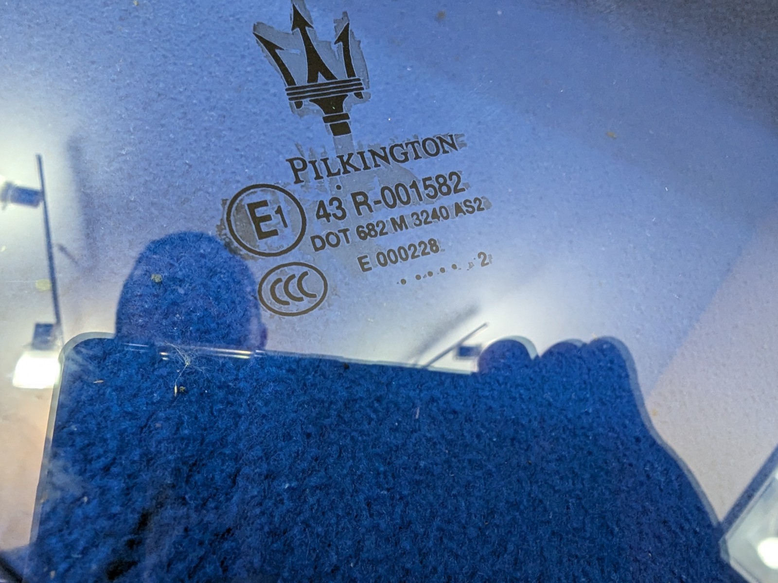 Maserati GranCabrio Rear Right Lower Side glass P/N 81568400