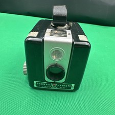  71. Vintage Kodak Brownie Hawkeye Flash Model Camera W/ Flashholder.FOR PARTS.