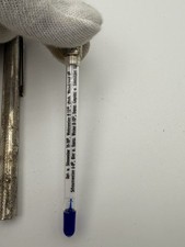 Thermomètre médical ancien dans un étui en alpacca gravé 