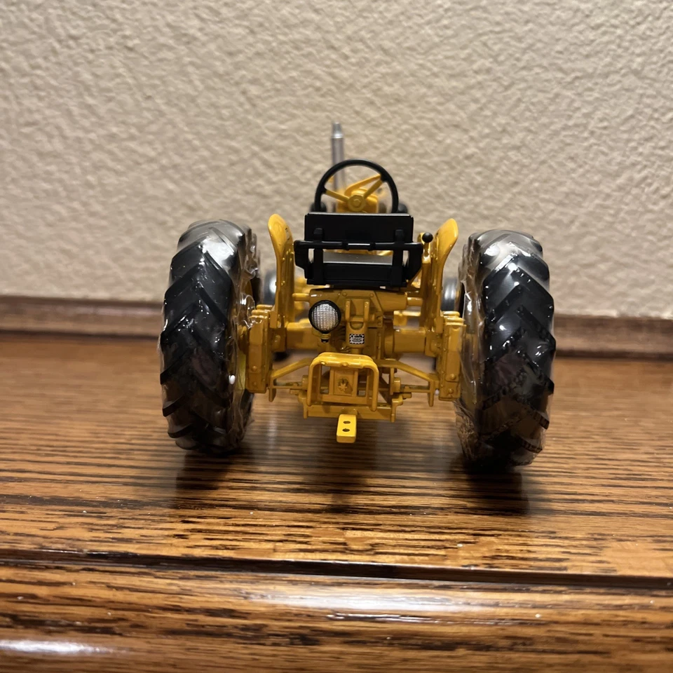 NIB 1/16 Limited Edition Industrial Series John Deere 40U Yellow ZFN16189A - Image 4 of 4