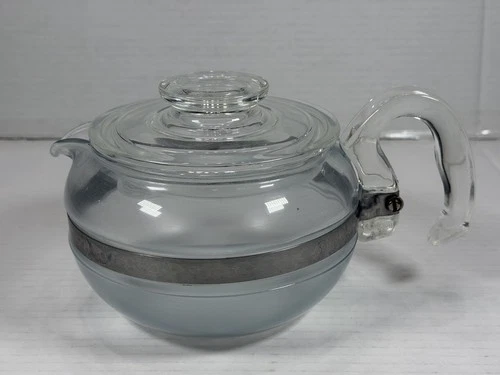 Vintage PYREX teapot kettle 6 cup 8446B flamewear glass with lid made in the USA