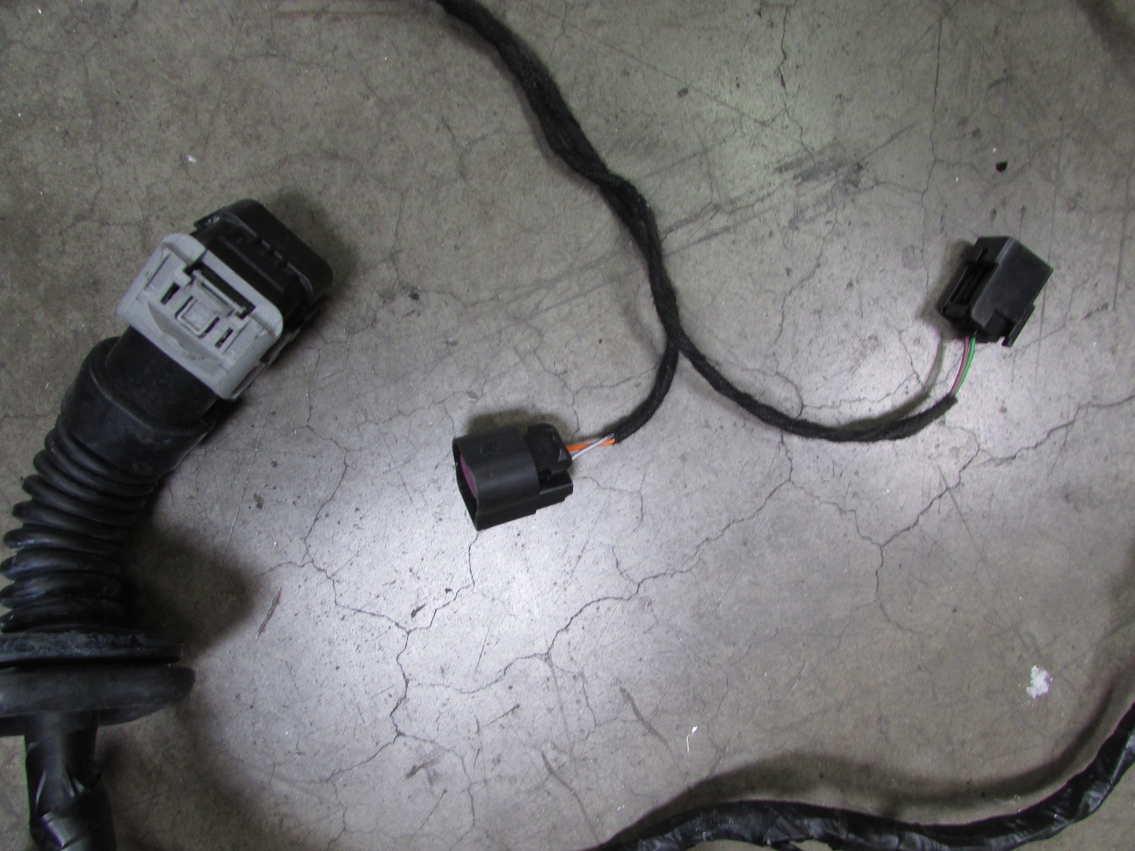 Maserati Ghibli, RH, Right Front Door Wire Harness Cables, Used, P/N 670008604