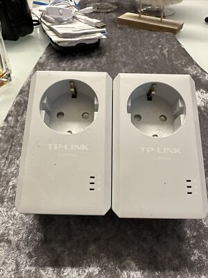 2x TP-LINK TL-PA4010P AV500 Powerline Adapter with AC Pass Through 500Mbps - LAN