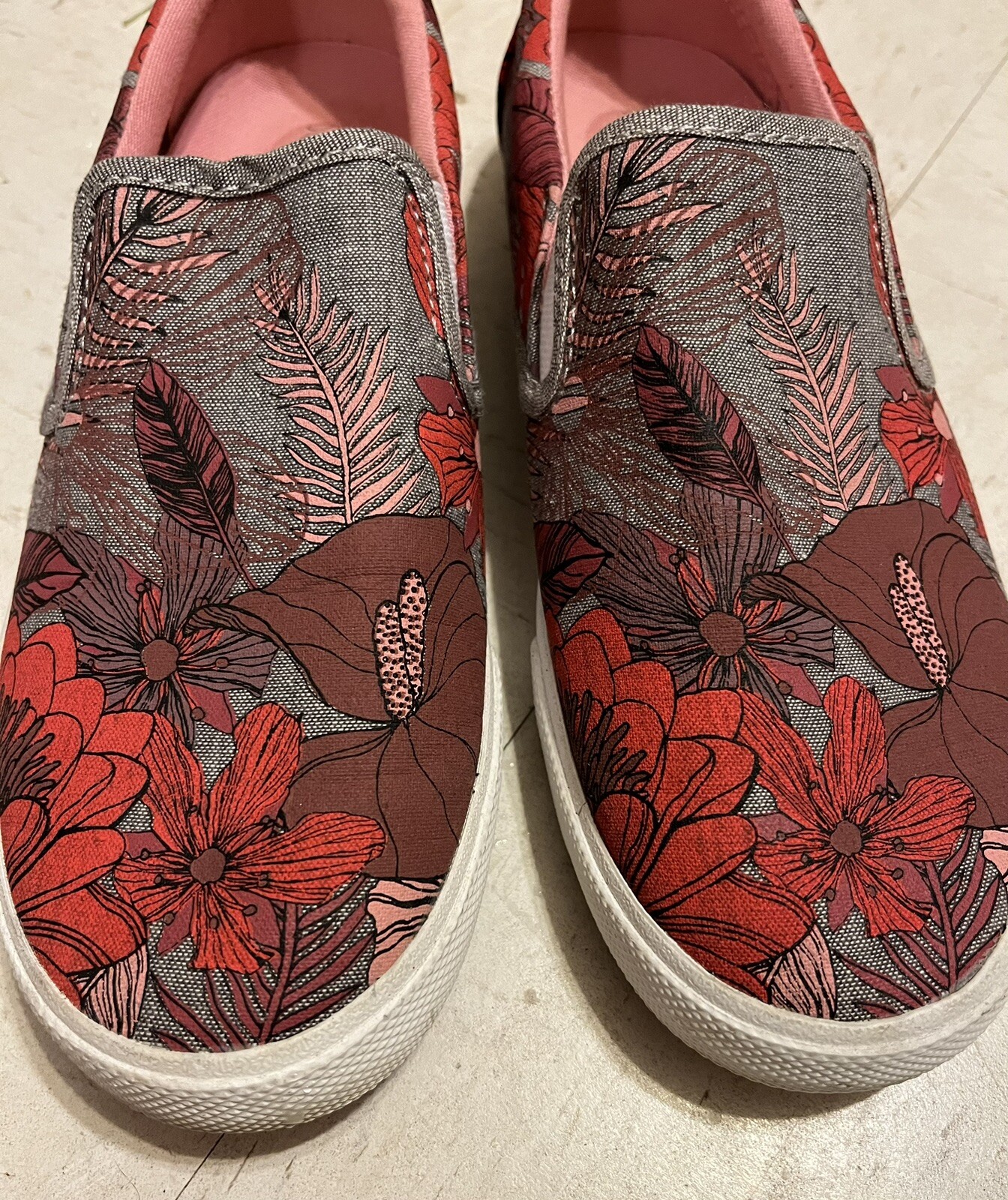 BUCKETFEET Slip On Cushioned Boat Shoe Floral Explos… Gem