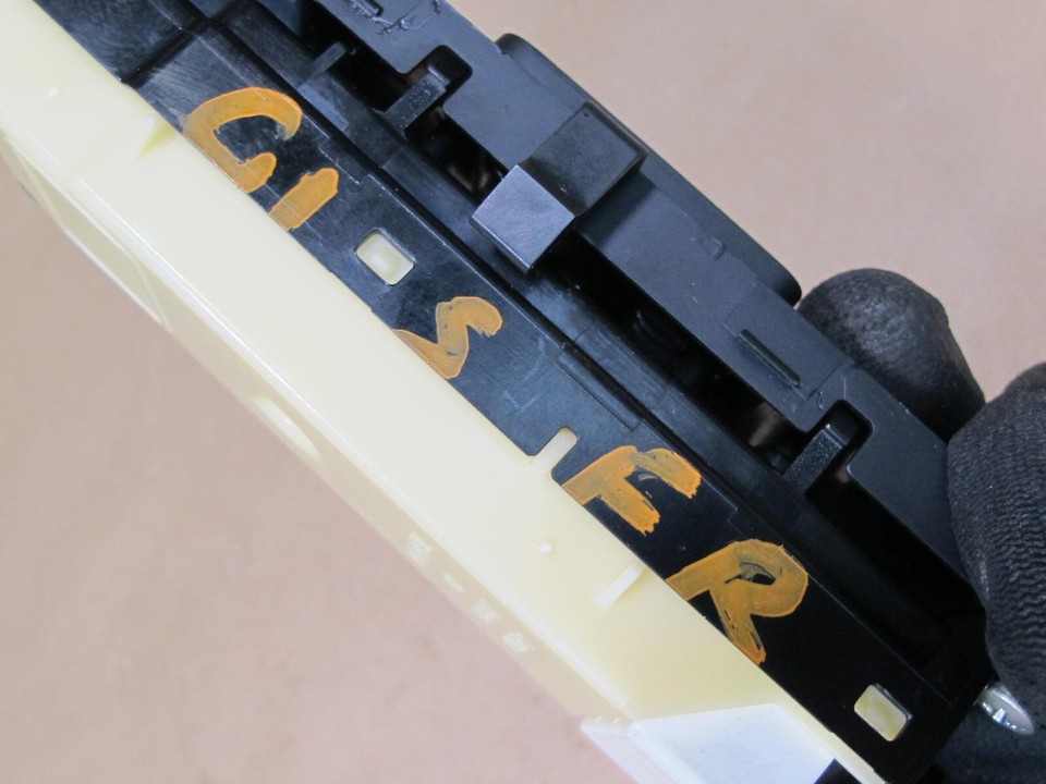 🥇1011 LEXUS IS250 IS350 FRONT RIGHT SIDE DOOR POWER WINDOW CONTROL