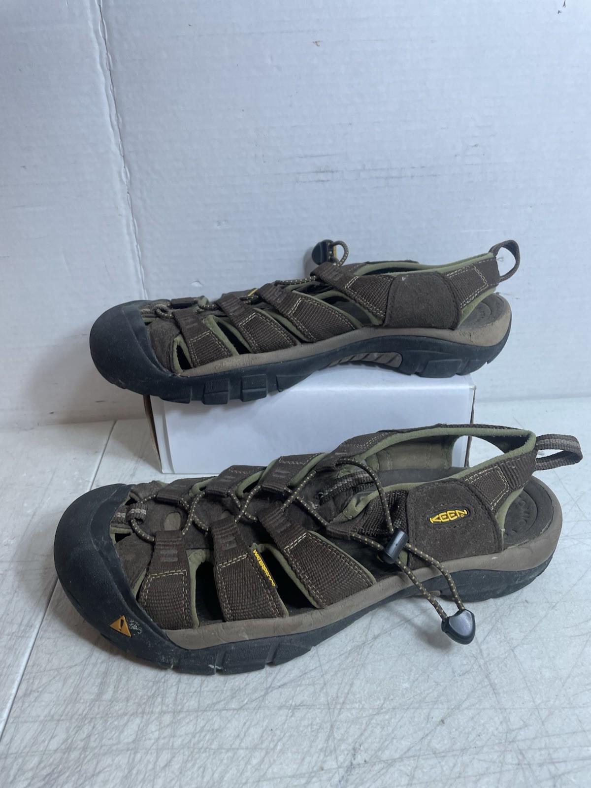 Keen Scarpe da acqua sandali da trekking uomo taglia 11 5 finiture marrone e verde.