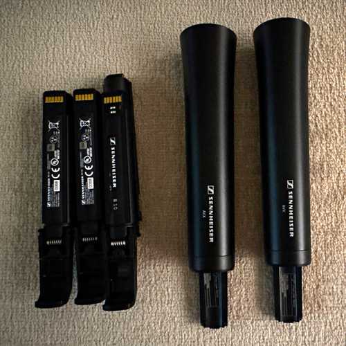 2 Sennheiser AVX microphones, 2 BA 10 Lithium-Ion Battery Packs, and 1 B 10 pack