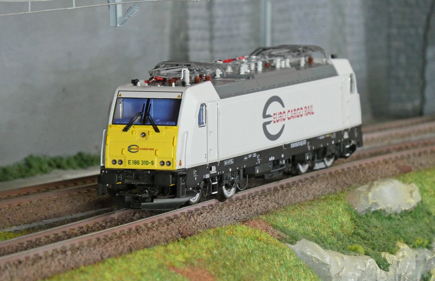 Trix 25804 Locomotive série 186 Euro Cargo Rail digitale sonore HO 1/87