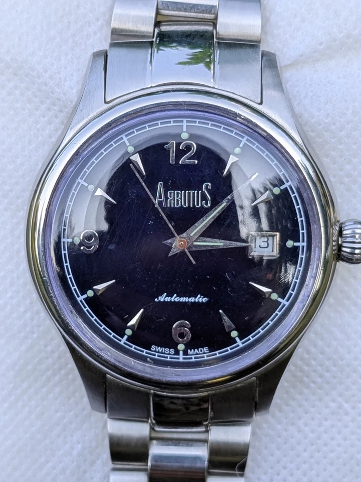 Reloj Hombre Arbutus Colección Hecho en Suiza Automático Esfera Negra 42MM Foto 2 de 4