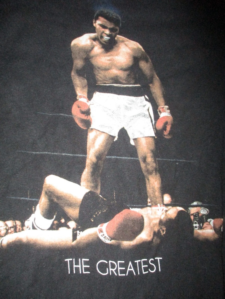 Black MUHAMMAD ALI Standing Over Sonny Liston Photo T Shirt Large