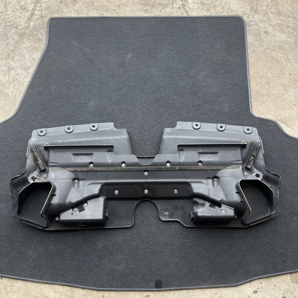 Protector de mira de radiador Infiniti Q50 2014-2017 cubierta de conducto de aire moldura de panel OEM Foto 4 de 4