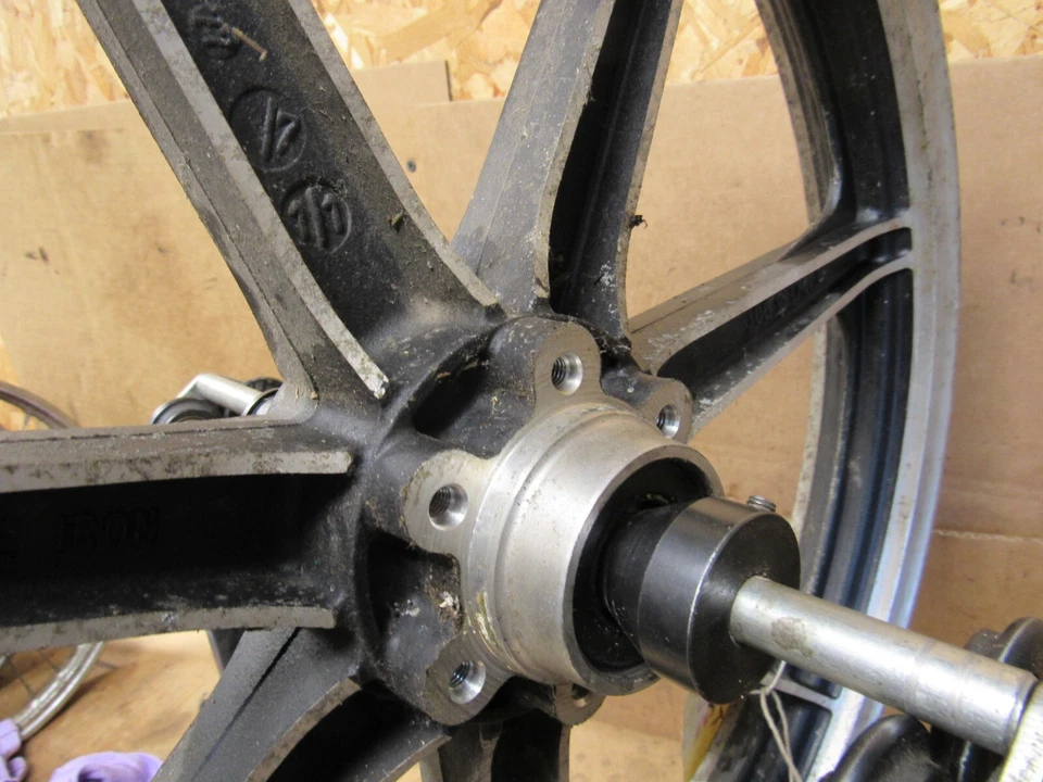 Llanta delantera Yamaha XS500 1978 DOHC Foto 4 de 4