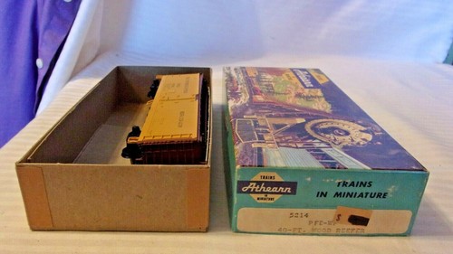 Caja frigorífica Athearn escala HO 40' coche fruticultores Express, amarillo, #57821 construido | Zustand: Used