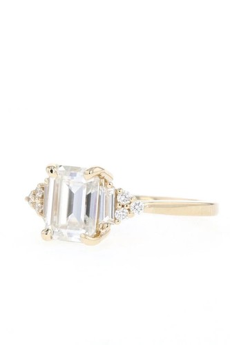 2.5 CT EMERALD CLUSTER LABGROWN DIAMOND ENGAGEMENT RING 14K GOLD - Picture 2 of 11
