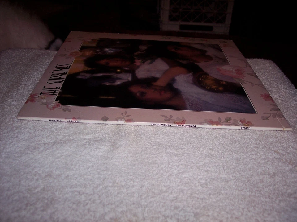 LP--THE SUPREMES--THE SUPREMES SELF TITLED  *NM VINYL*   #981 - Image 3 of 4