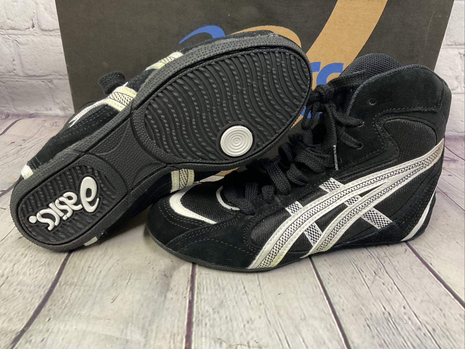 Asics Mosh Youth Wrestling Shoes Size 3.5 Black White New Other With