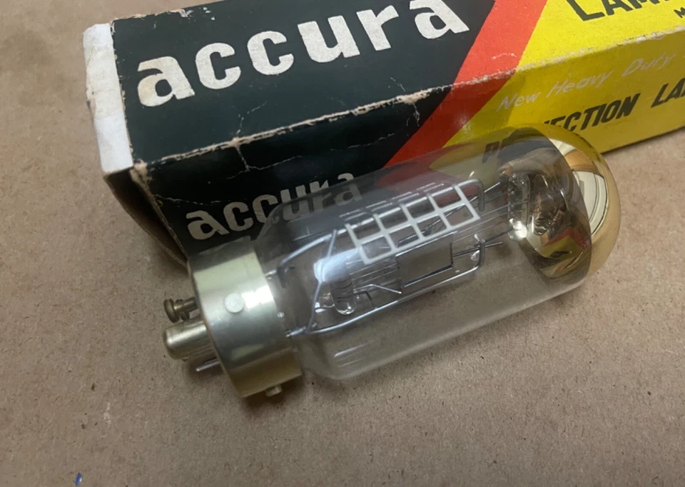 NUEVO VINTAGE Lámpara de Proyección Accura Bombilla 120V 500W Hecho en Japón EN CAJA Foto 3 de 4