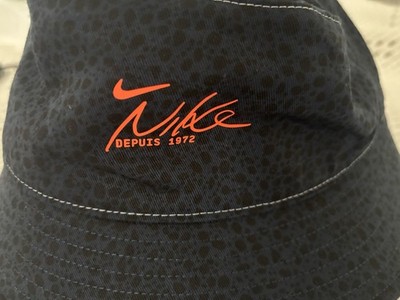 Nike Depuis 1972 Apex Electric Bucket Hat Dark Obsidian HJ4395-475