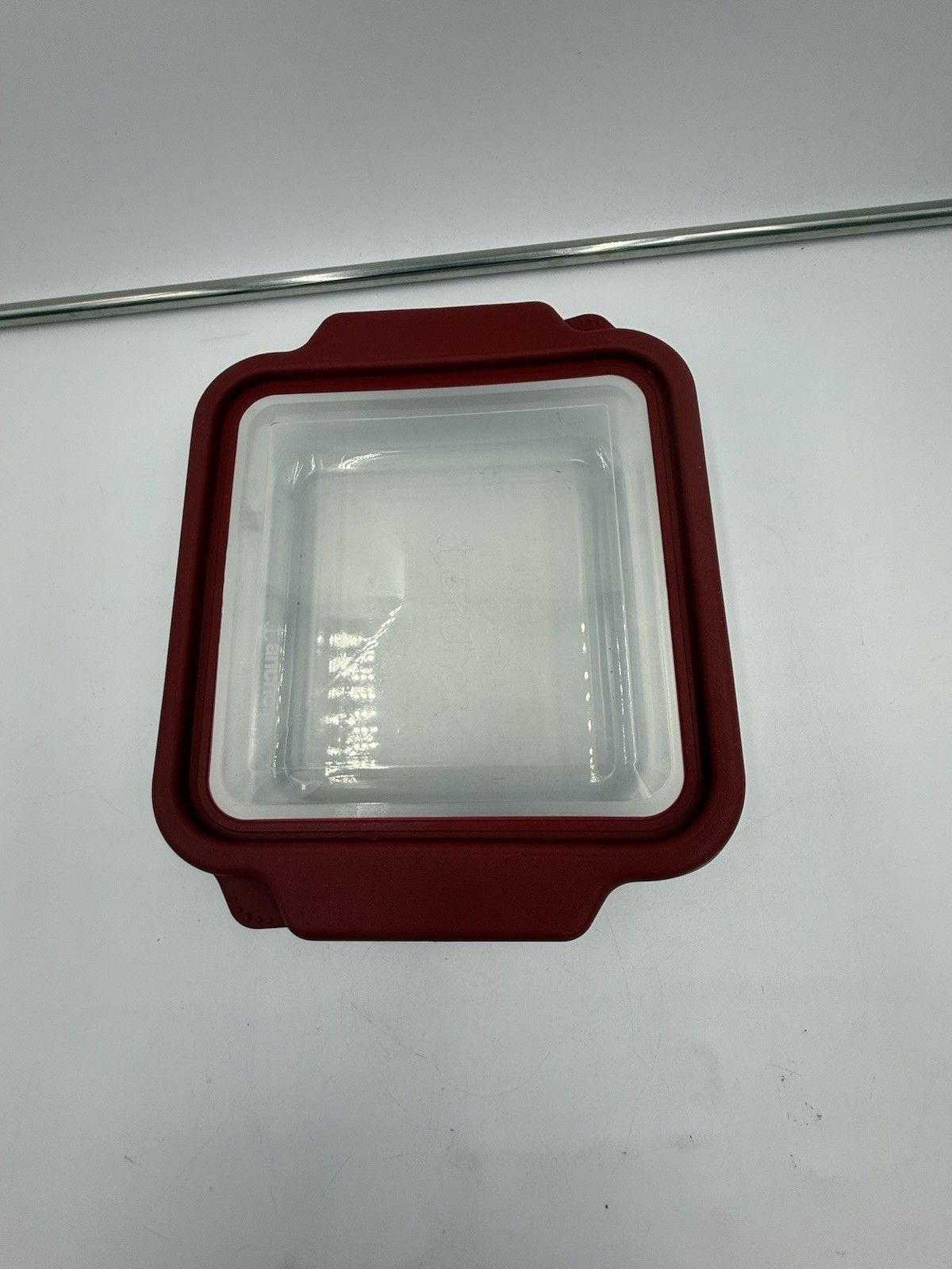 Anchor Square Cake Dish with TrueFit Lid, 8-Inch, Cherry 2 Qt Used