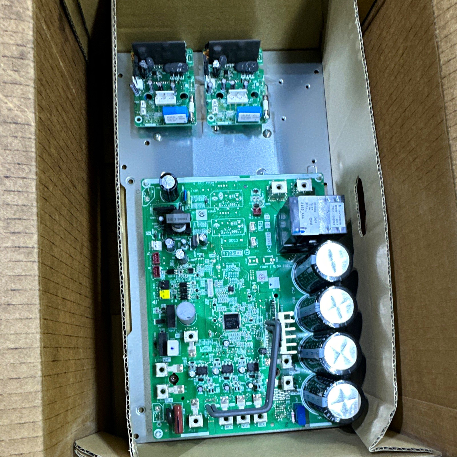 HVAC & Refrigeration Control Board w/ Metal Mounting Plate Metal Material