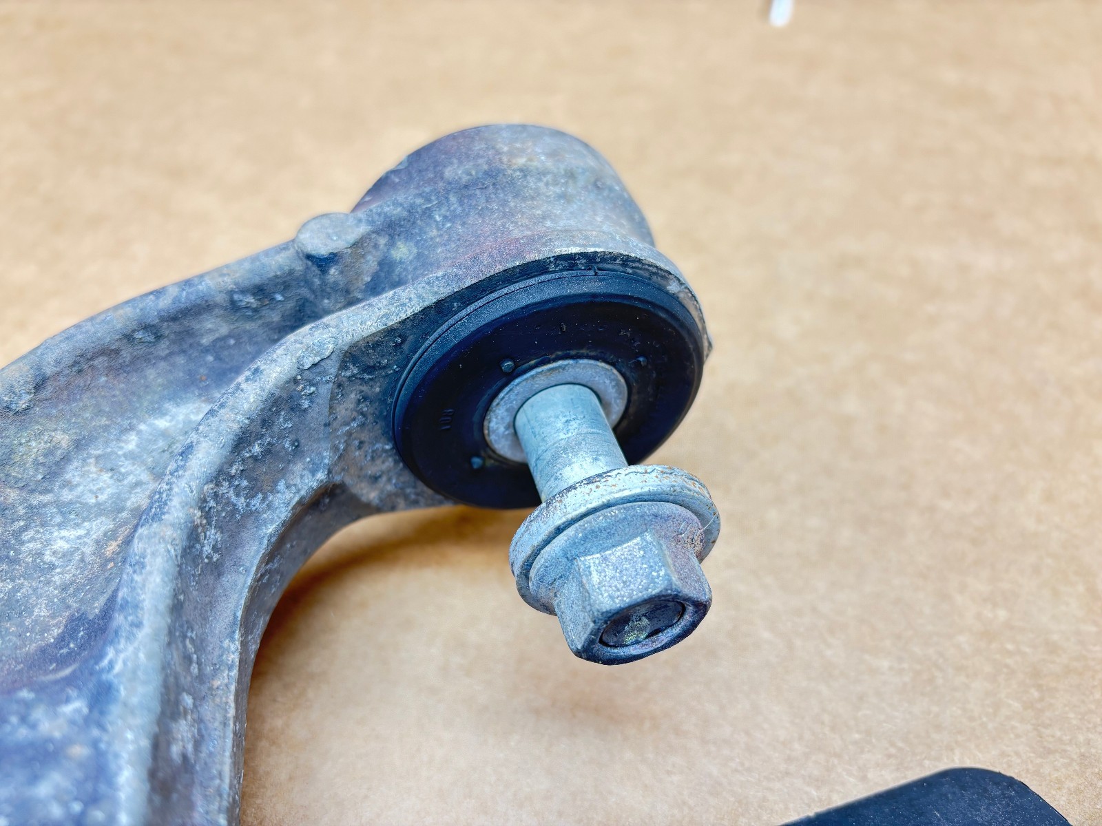 05-08 MASERATI QUATTROPORTE BASE REAR RIGHT LOWER CONTROL ARM OEM USED 203157