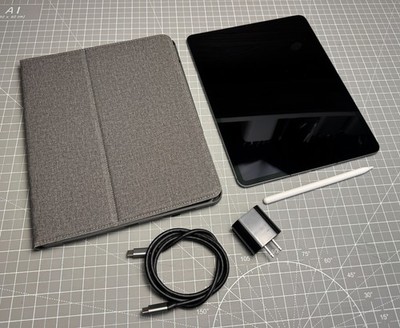 Apple iPad Pro (5th Generation) 2 TB, Wi-Fi, 12.9