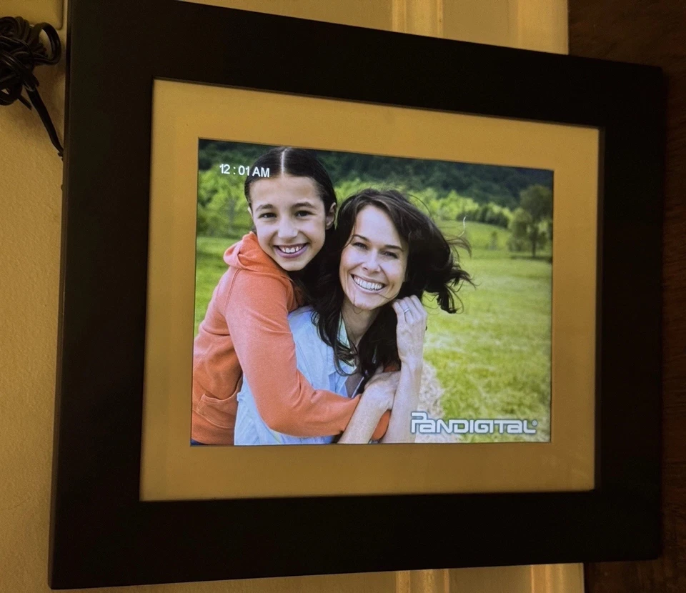 Open Box Panimage By Pandigital Led Digital Photo Frame 10.1” TESTED - Image 2 of 4