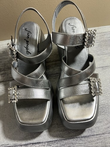 Free People. Brooklyn Ankle Strap Silver Metallic Platform Sandal Size 8 - Picture 3 of 10