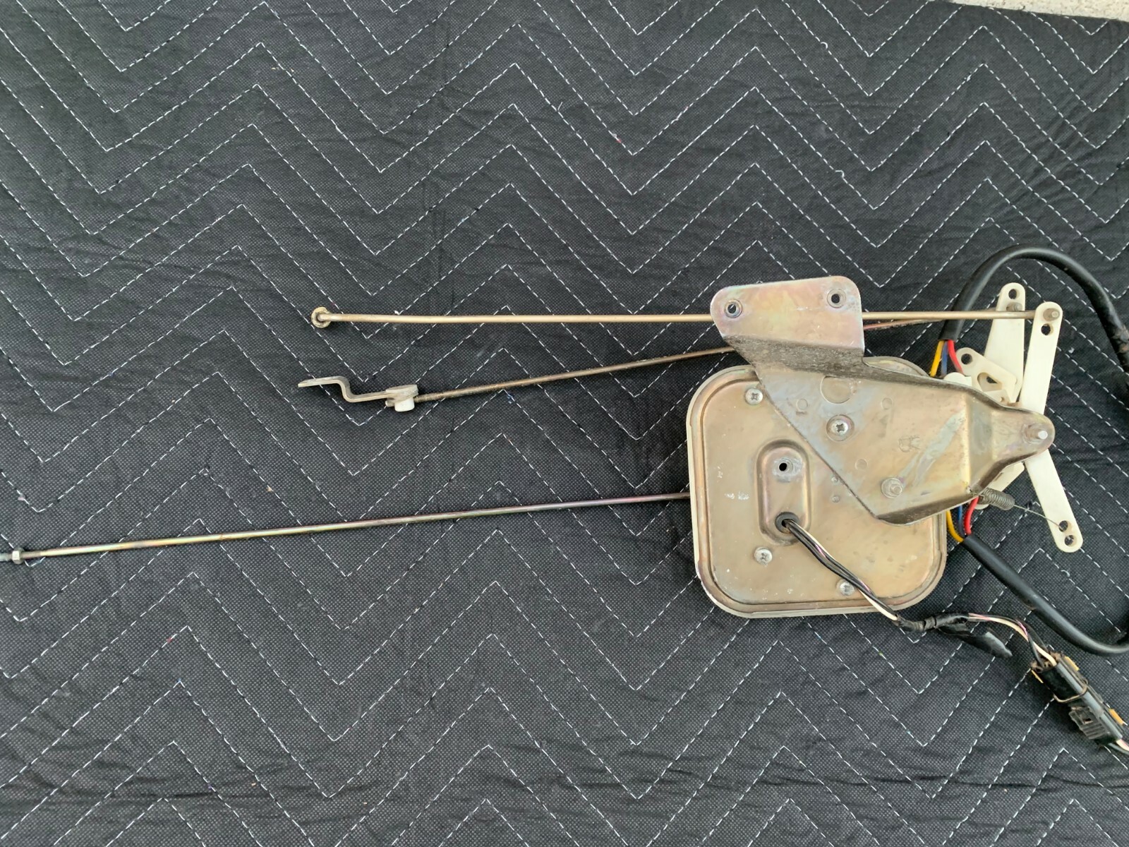 91 Bentley Eight Turbo R Front Right Side Power Door Lock Actuator Mechanism