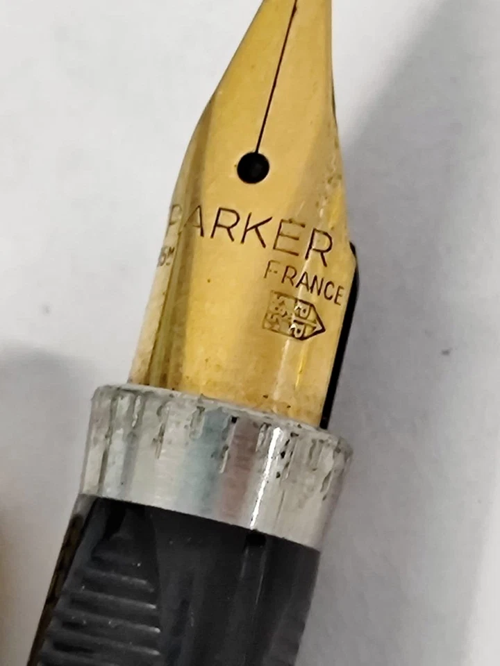 Vintage Parker 75 fountain Gold Plated 14k Nip Pen Gold Made in France Used - Image 4 of 4