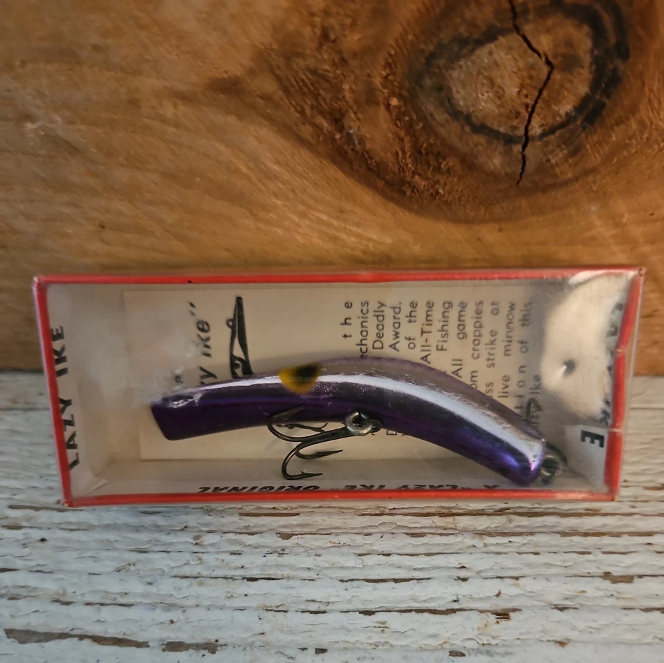 De colección UNFISHED Lazy Ike "METALLIC IKE" #MI-2 MP. Señuelo color morado metálico. Caja. Foto 4 de 4