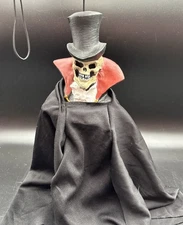 Vintage 2003 Paper Magic Halloween Hanging Skeleton Top Hat Vampire Cape Phantom