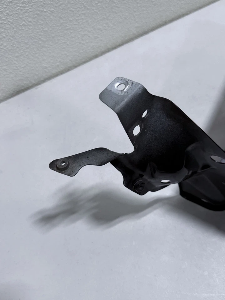 07-11 Jaguar X150 XK XKR guardabarros delantero derecho soporte montaje OEM #3579 Foto 4 de 4