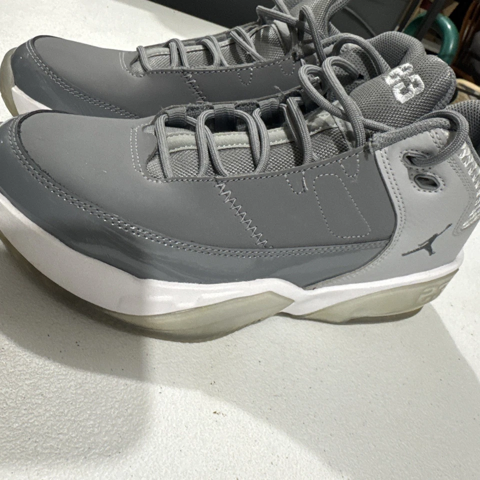 Nike Air Jordan Max Aura 3 GS Zapato Juvenil Talla 6Y Gris Lobo DA8021-005 Foto 3 de 4