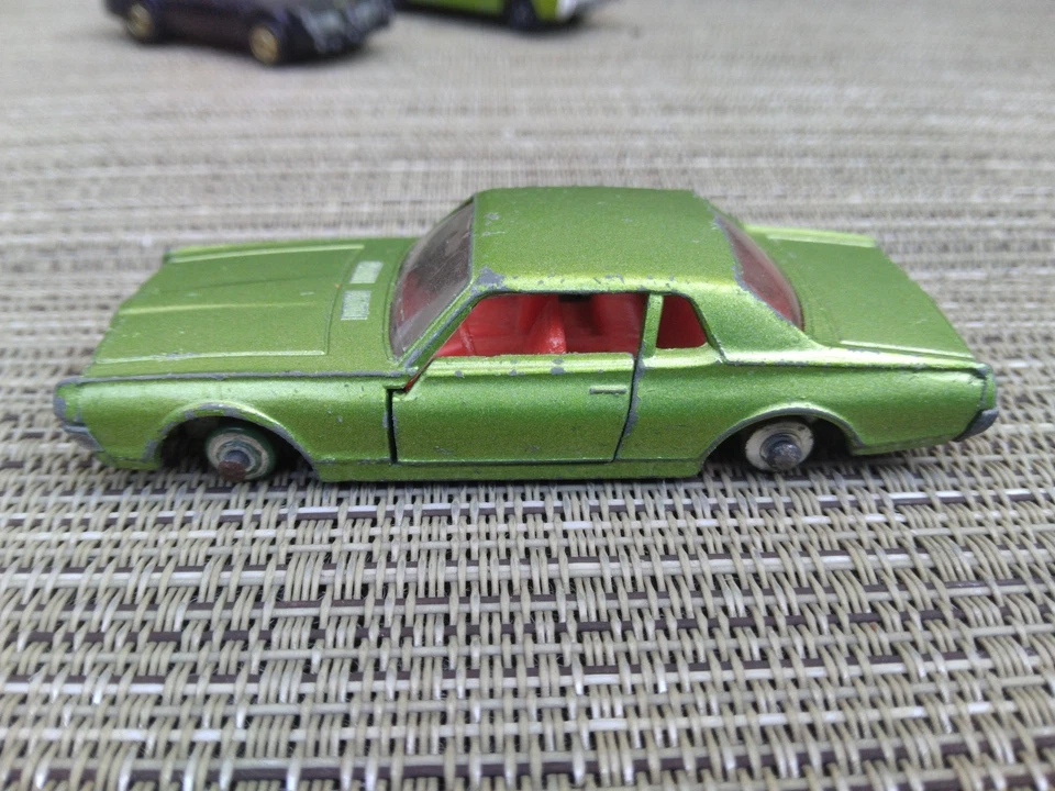 SET 2 VINTAGE LESNEY MATCHBOX MERCURY COUGAR #62  green RARE & #55 or 73 Mercury - Image 2 of 4