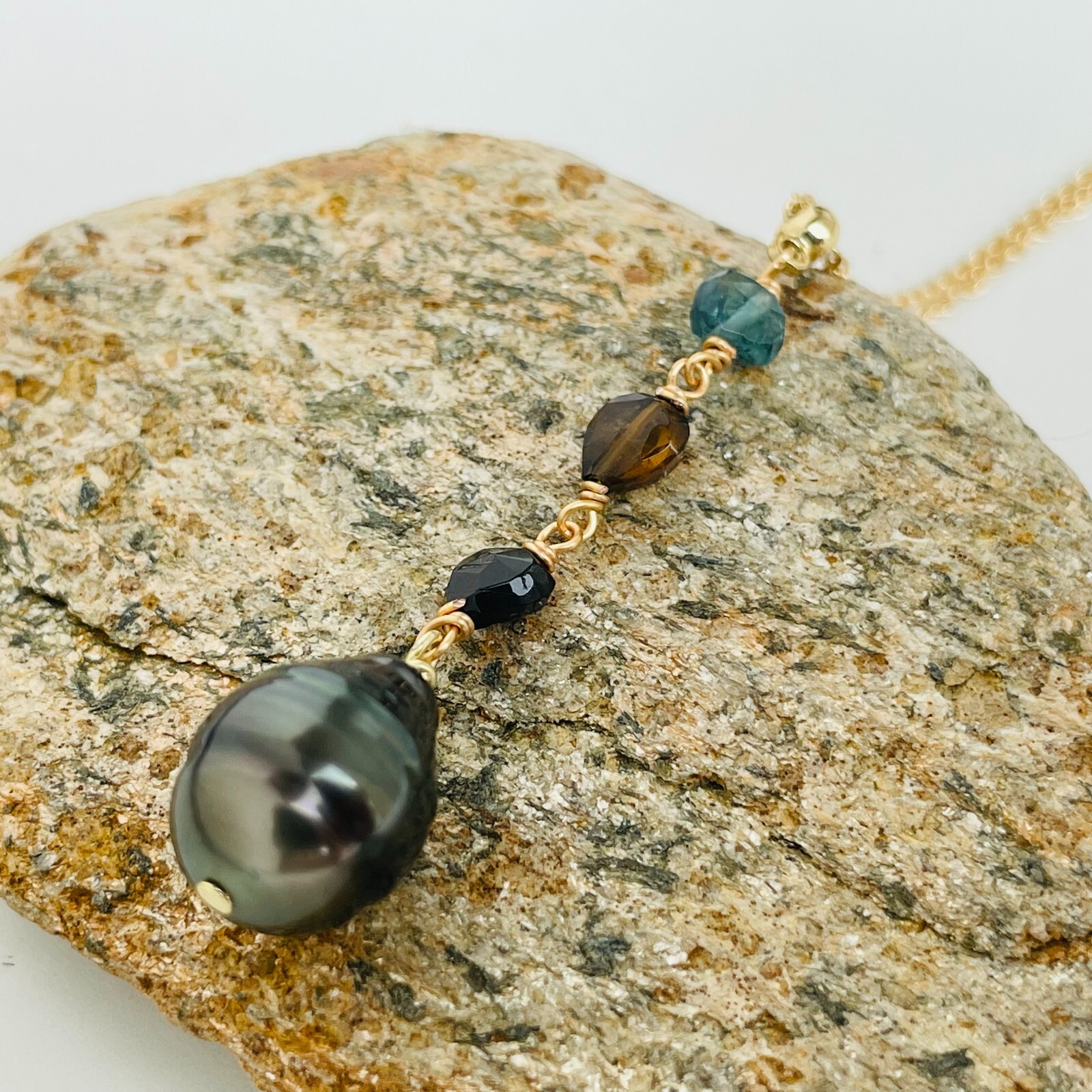 Collier en Or avec Perle Noire de Tahiti Idée Cadeau Femme Tourmaline 1748