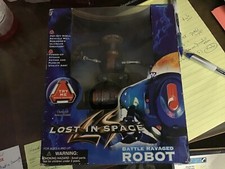 1997 Lost In Space Battle Ravaged Robot Action Figure Trendmasters NIB