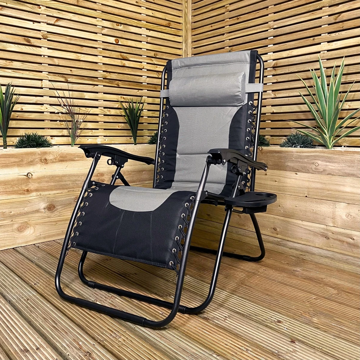 Padded relaxer store garden chair