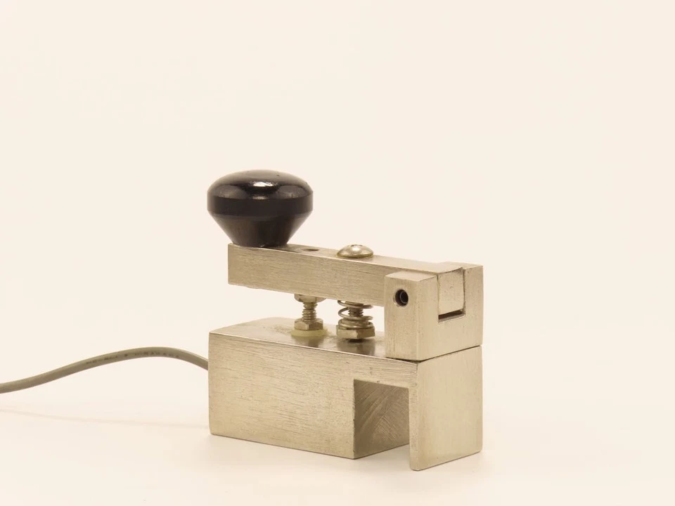 Japan Radio Co CCK-410 Rare electric keyfirst come first served Hard to find - Image 4 of 4