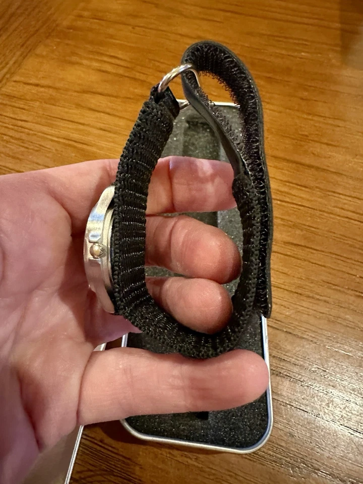 Reloj Pulsera Game Time Boys Oficial LSU Con Cierre Ajustable - Nuevo en Paquete - Difícil de Encontrar Foto 4 de 4