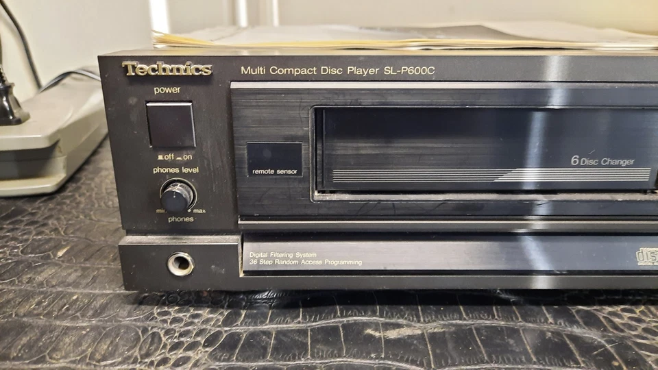 Technics Multi Compact Disc Player SL-P600C TESTED WORK - Image 2 of 4