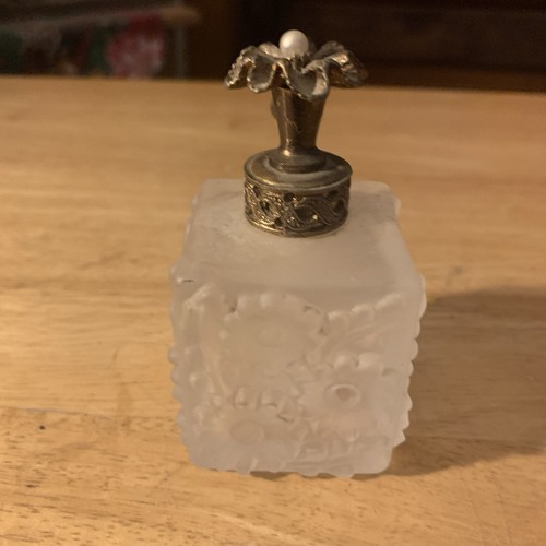 Vintage Flowered Square Frosted Glass Perfume Bottle Atomizer Flower Top - Picture 2 of 6