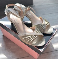 N by Nina DIAMOND Gold Shimmer Silver 8 Open Toe Holiday Party Heels Strappy