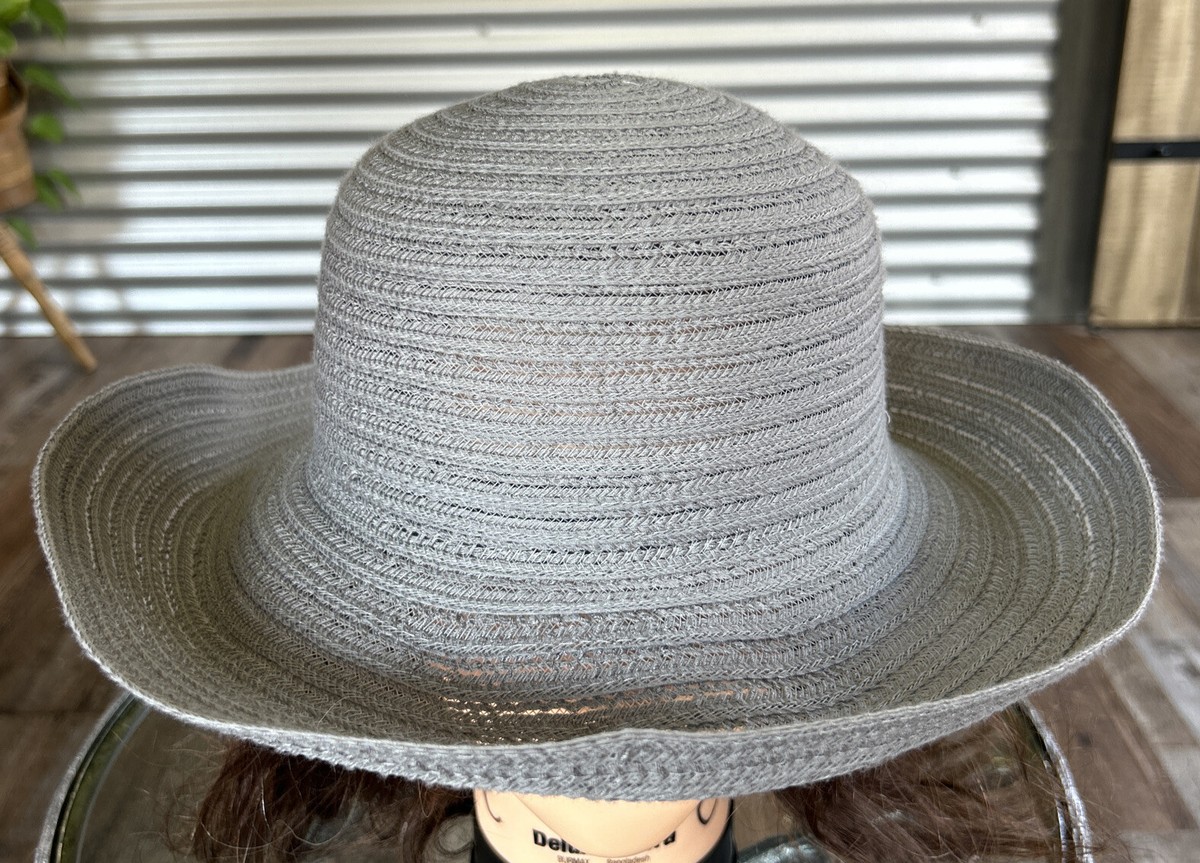 August Hat Company Women display picture 2