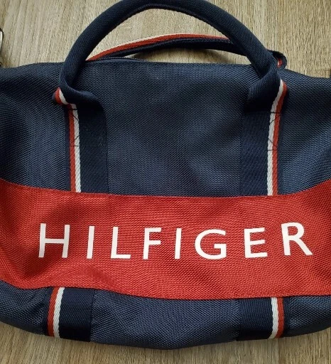 Side bag cheap tommy hilfiger