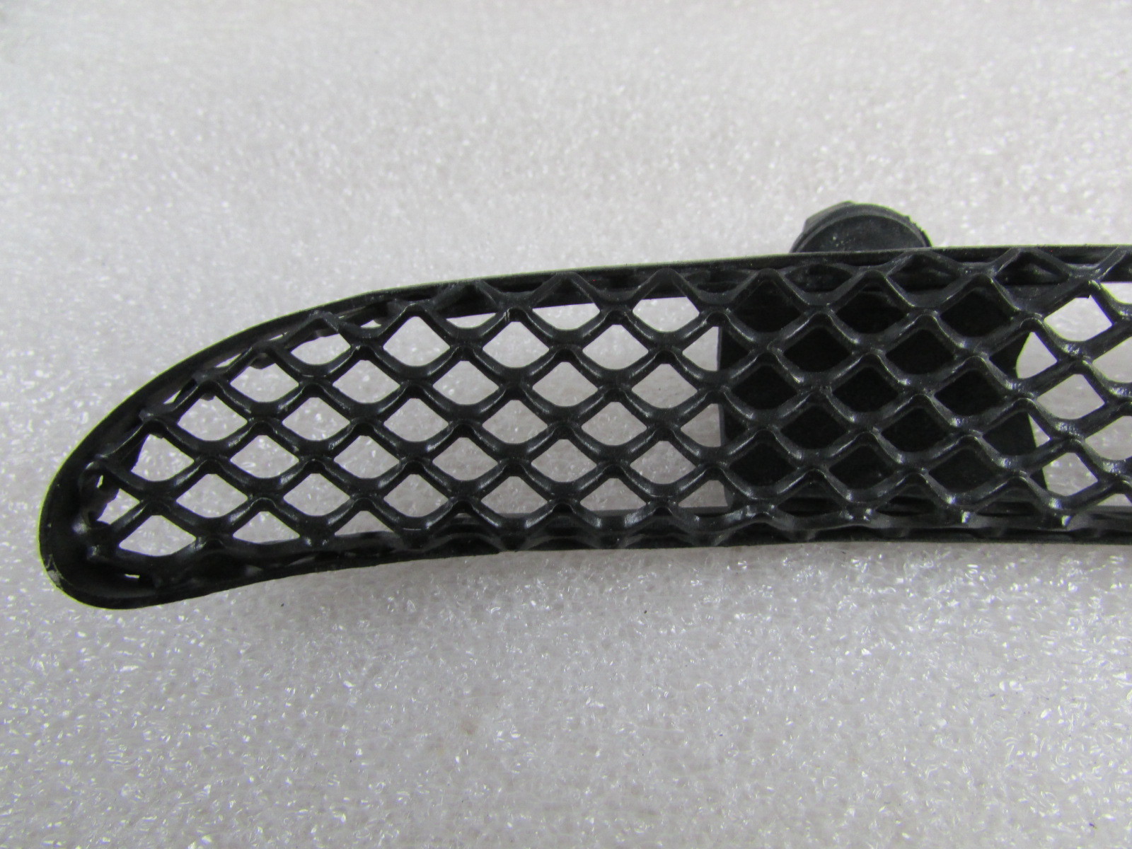 Ferrari 550, LH, Left Rear Fender Grille, Used, P/N 64657100