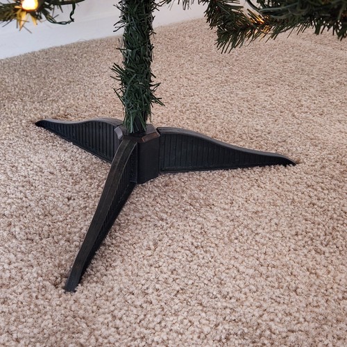 Celebrate It Pre-Lit Artificial Christmas Tree 4 ft Green Pre-strung White Light - Picture 5 of 12
