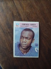 1966 Philadelphia #57 CORNELL GREEN Dallas Cowboys No Creases Ex C