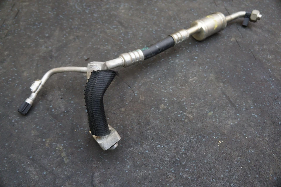 Manguera de aire acondicionado para suelo 83193900 Ferrari 458 Challenge Italia Speciale Spider Foto 2 de 4