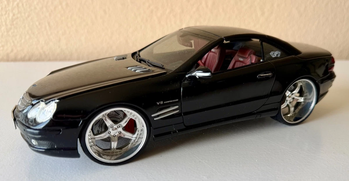 Maisto Mercedes-Benz 1:18 Scale Diecast Cars, Trucks & Vans for